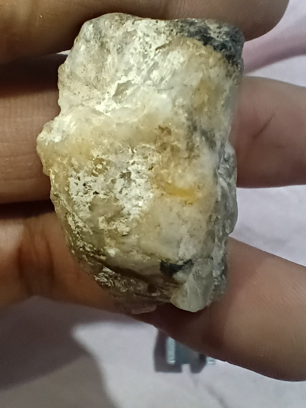 Natural White and Tan Quartz Decorative Rock for Reptile Habitats